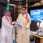 أمير الباحة يطّلع على تقرير مشاركة جمعية طرق في موسم حج هذا العام