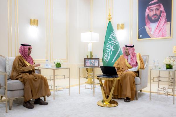 أمير الباحة يطّلع على مبادرات جمعية “طرق” ويدشّن متجرها الإلكتروني للتبرعات