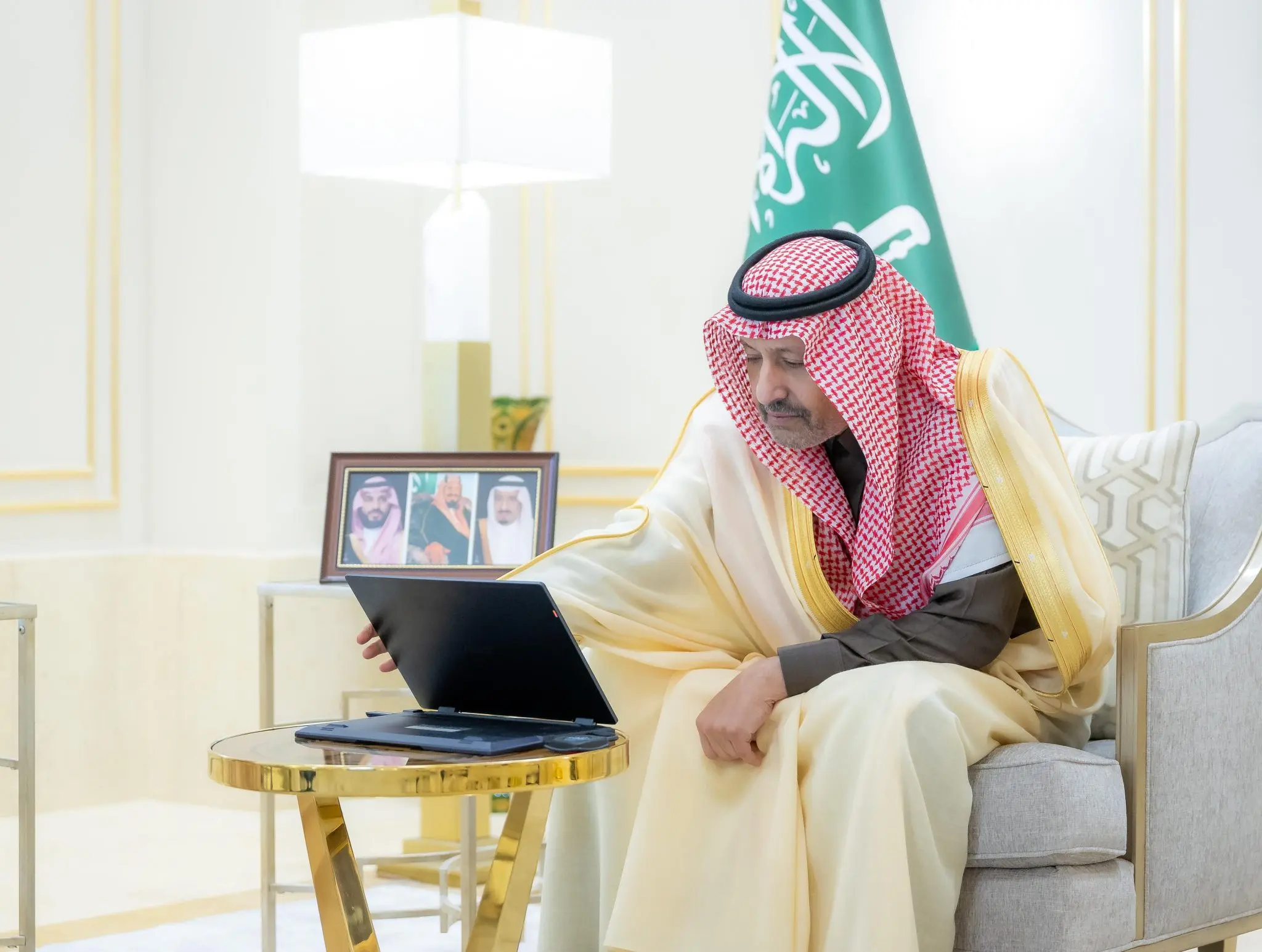 أمير الباحة يطلق فريق “طوق” التطوعي كأول نموذج وطني للتطوع الهندسي الميداني